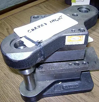 0575-390 Curved Ingot Die Set