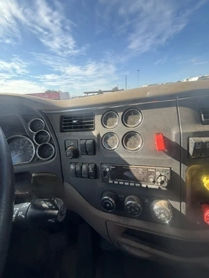 Used 2022 Peterbilt 579 Tractors & Trailers Arizona US | Proxy Equipment #1486179