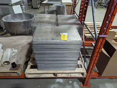 Bakery pan - 18" x 26" - 200 available