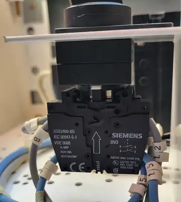 USED SIEMENS 3SB3400-0D