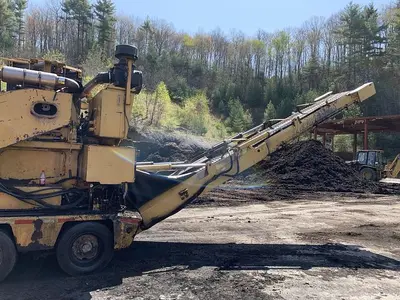 USED 2002 VERMEER 365