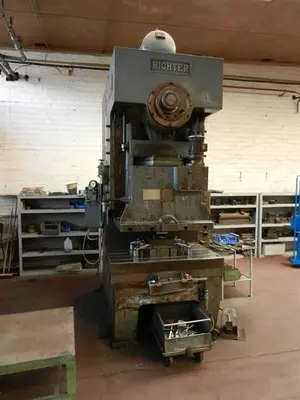 USED ADAM RICHTER 160 TON