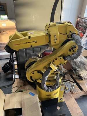 Used 2007 FANUC ARC MATE 100IB/6S 1215-B811 Robots Missouri US | Revelation Machinery #874565