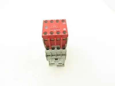 Allen Bradley 700S-CF620DC Safety Control Relay 10A 600V 120VAC Coil Ser A