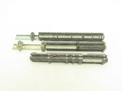 MI Euro 2.5mm² 20A Terminal 600V 24-12AWG DIN Rails Lot of 185