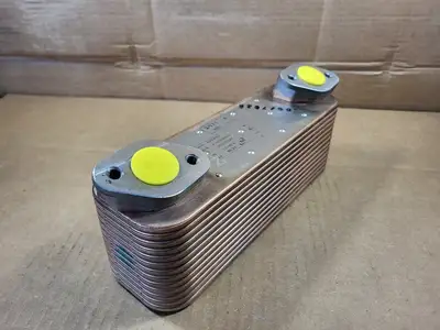 EEV Engine Oil Cooler P/N A0021888001 for Mercedez Benz