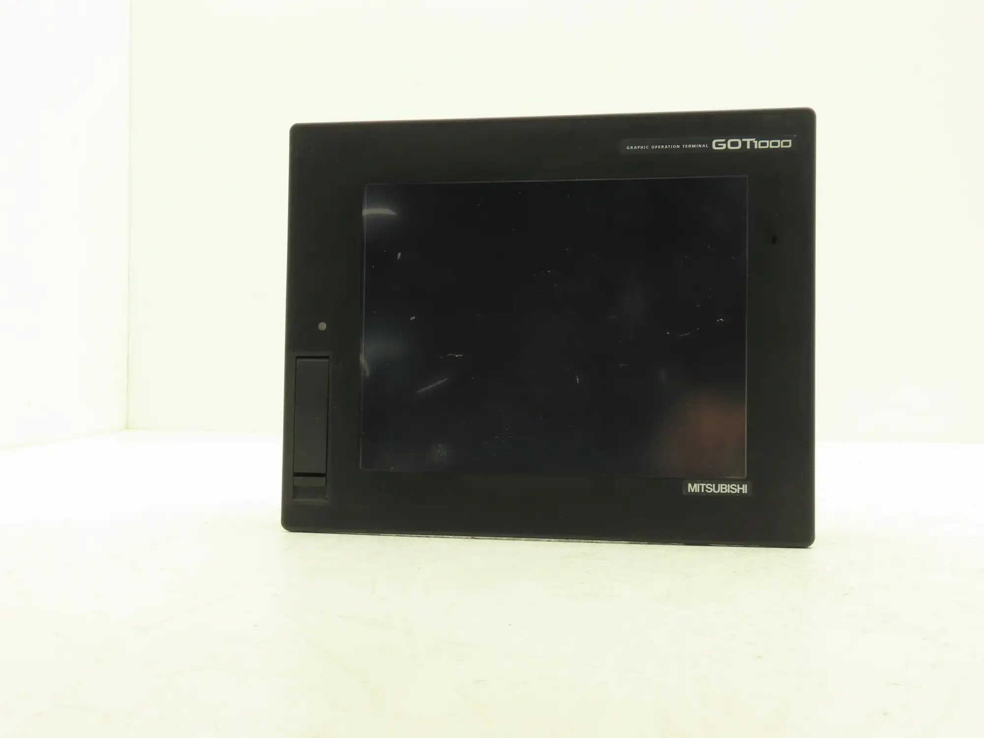 Mitsubishi GT1665M-VTBD 8.4" Color Touch Panel SVGA 800x600p 24VdC Color LCD