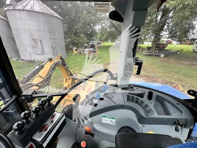 USED 2015 NEW HOLLAND TS6.110