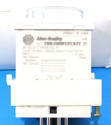 ALLEN BRADLEY 700-HRM12TA17 TIMING RELAY 700HRM12TA17 NEW SURPLUS