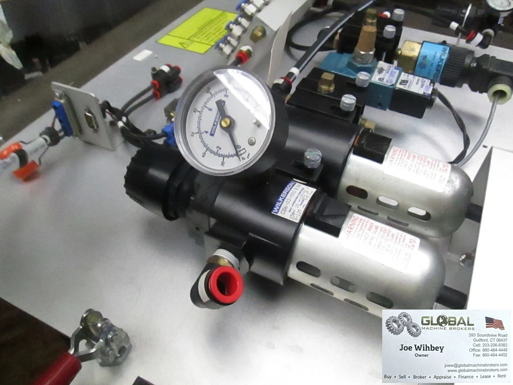 Wilkerson Pneumatic CB6-03-000-B-C00 Filter/Regulator 3/8" Port Size