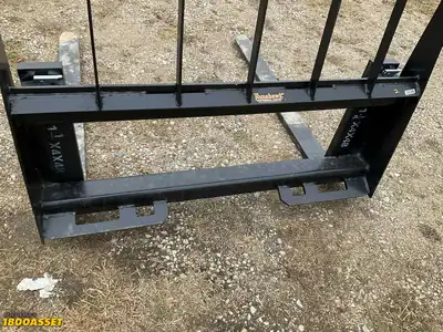New Tomahawk 48” skid steer fork attachment, 48”L x 4”W forks, 2800lb capacity, skid steer quick...