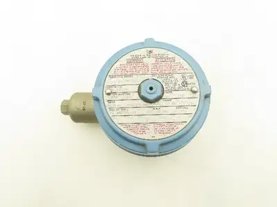 United Electric Controls J120-164 Pressure Switch 480VAC 15A 4-200PSI  3/4"NPT