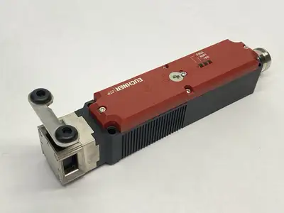 Used EUCHNER TRANSPONDER-CODED INTERLOCK SAFETY SWITCH Relays & Switches | Maverick Industrial Sales #1111073