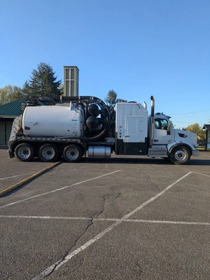 2020 TORNADO F4 Hydro Excavator | VacSource (1)