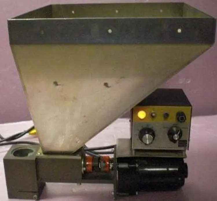 Used BRABENDER RDS-7700 II COMPUTER Volumetric Feeders Texas US | Bamko Surplus Process Equipment #935276