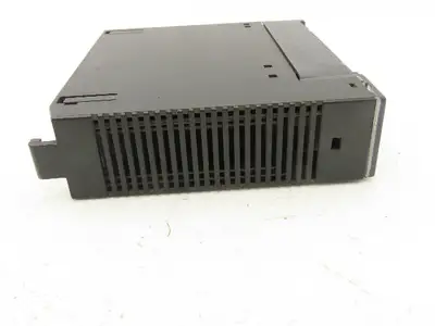 GE Fanuc IC693MDL940G Output Relay Module 2A 16PT