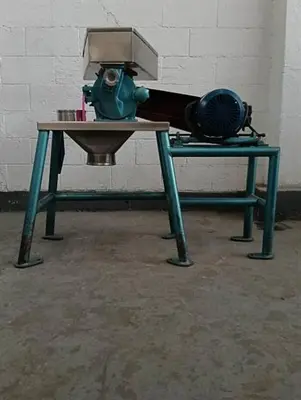 Pulvex model 200 carbon steel hammer mill