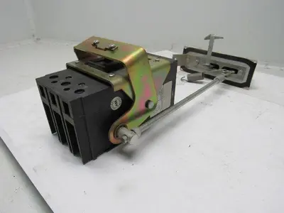 ABB UXAB 727131 R 103 3 Pole 20 Amp 480V Breaker & Disconnect Switch