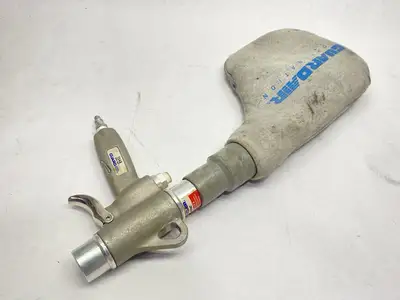 USED GUARDAIR FLEXIBLE HANDHELD VACUUM KIT