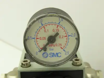 Numatics R22KG021 Pneumatic Air Pressure Regulator 1/4" NPT Ports Gauge Lot of 6