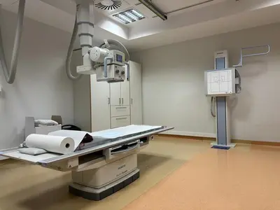 USED SIEMENS COMPLETE X-RAY ACCIDENT INVESTIGATION WORKSTATION WITH MEDICAL EQUIPMENT LOT