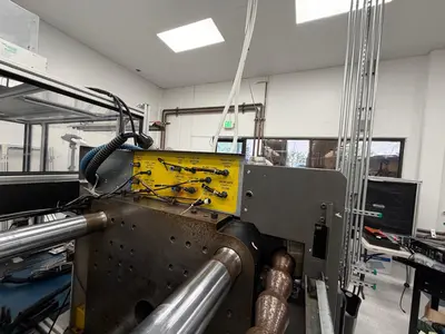 2005 MILACRON ROBOSHOT SiB-110 Injection Molding Horizontal/Vertical | Machinery Network (10)
