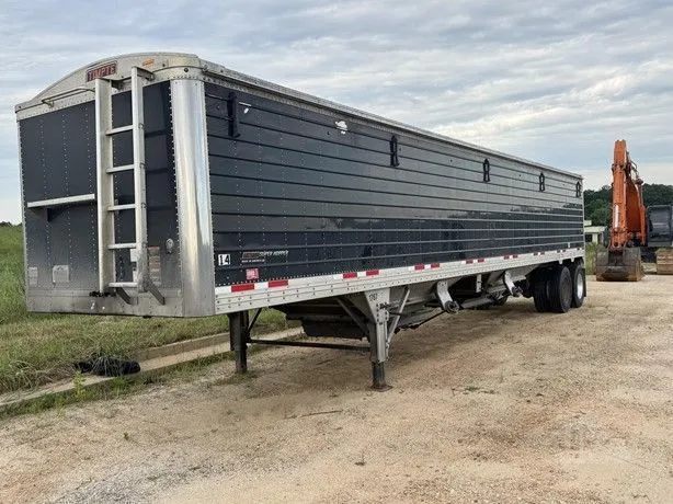Used 2023 TIMPTE 42' SUPER HOPPER Grain Hopper Trailers Iowa US | Bryan Heavy Equipment #183550
