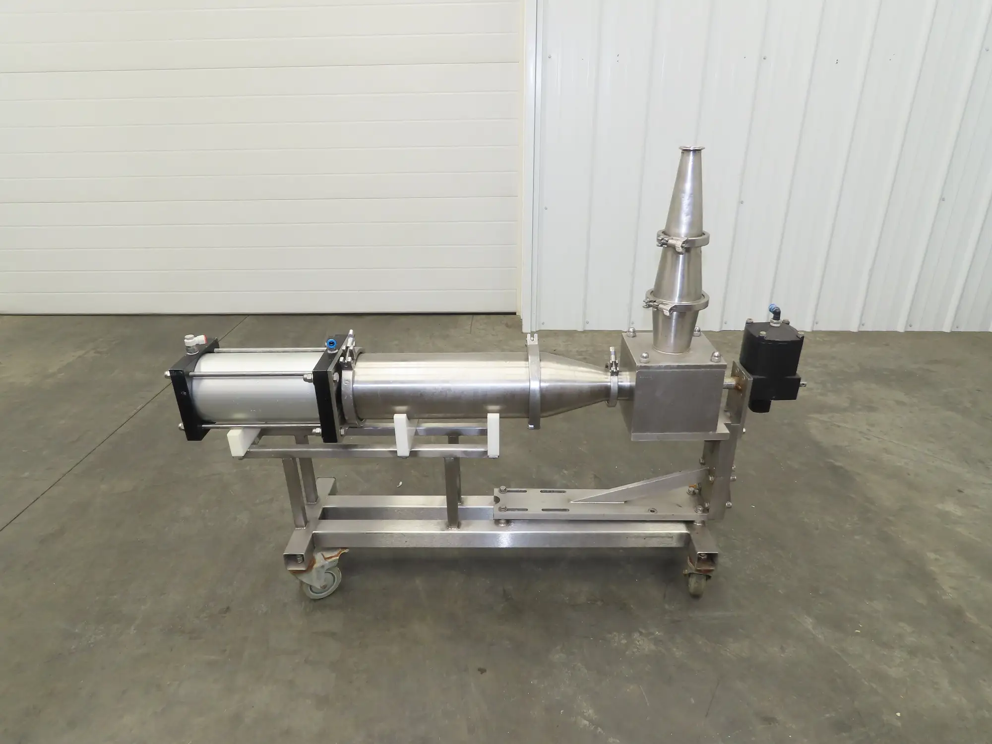 Piston Metering Pump Stainless Steel Pneumatic 1 Gal Displacement 3 Way Valve
