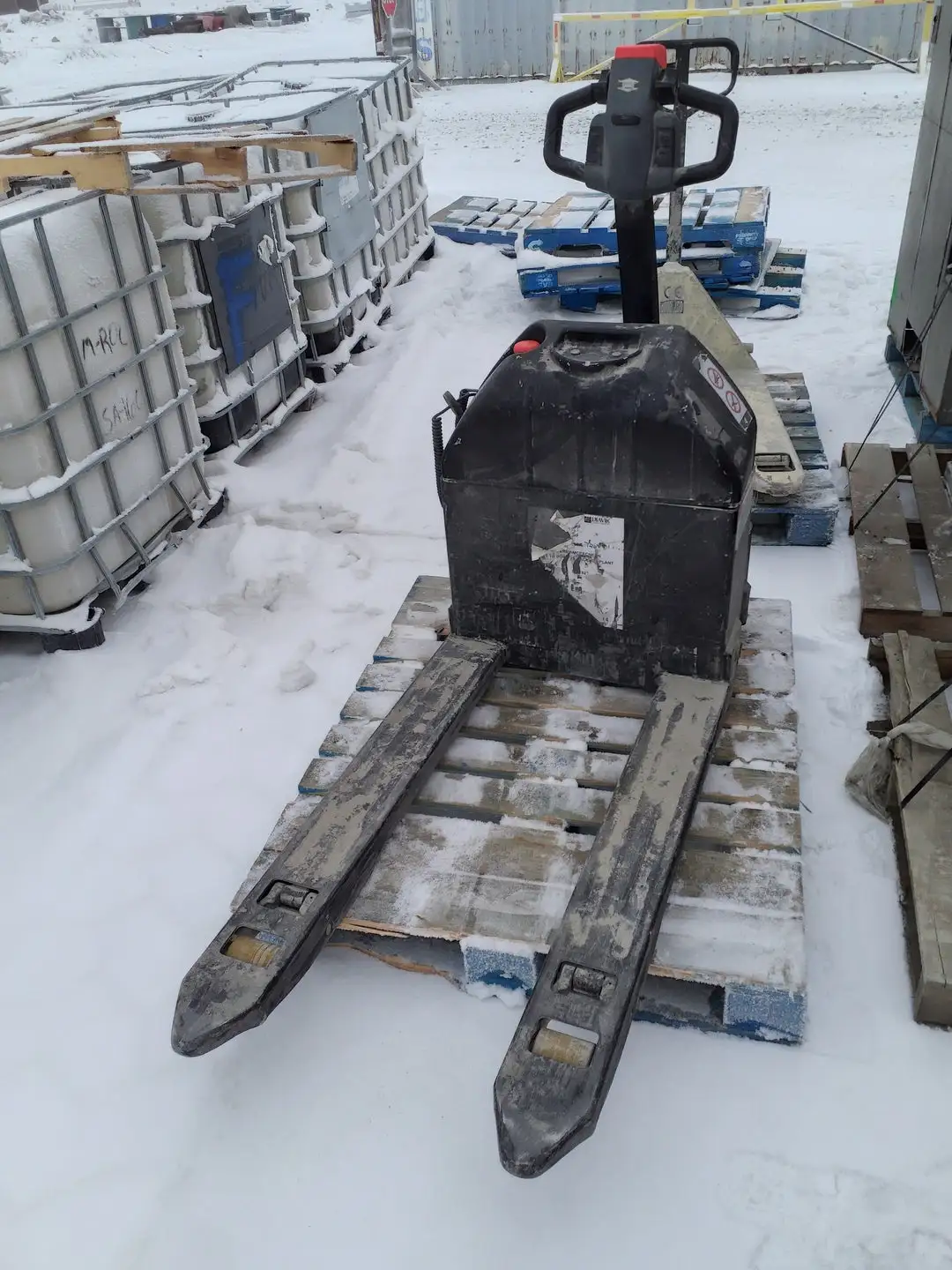 BLUE GIANT 4000lbs Electrical Pallet Jack EPJ-40 (As-Is)