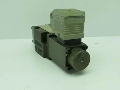 Husky HPN 634917 WE42P06B11A0BN/X9 Hydraulic Valve 24V