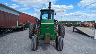 USED 1981 JOHN DEERE 4840