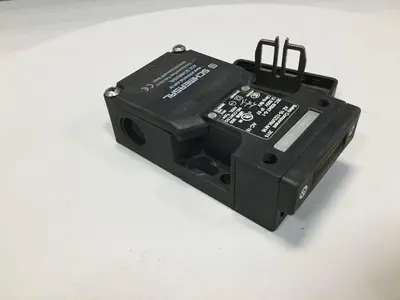 USED SCHMERSAL AZ 16-12ZVRK-M16