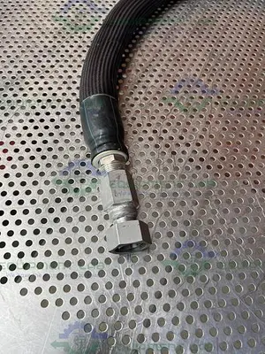 USED HUBER INSULATED CHILLER HOSE 53" W/ 1" FEMALE THREADED TO QUICK RELEASE