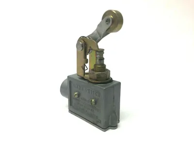 USED HONEYWELL MICROSWITCH SNAP SWITCH