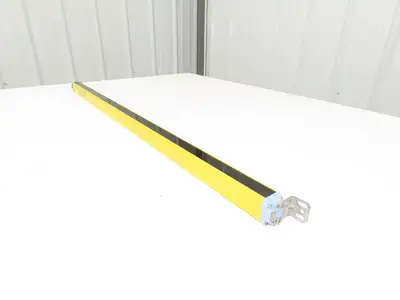 Schmersal SLC440COM-E-0890-14 Safety Light Curtain Transmitter Only