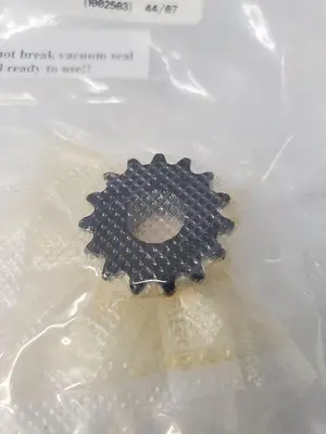 715-011125-001 SPROCKET IDLER (MODIFICATION)