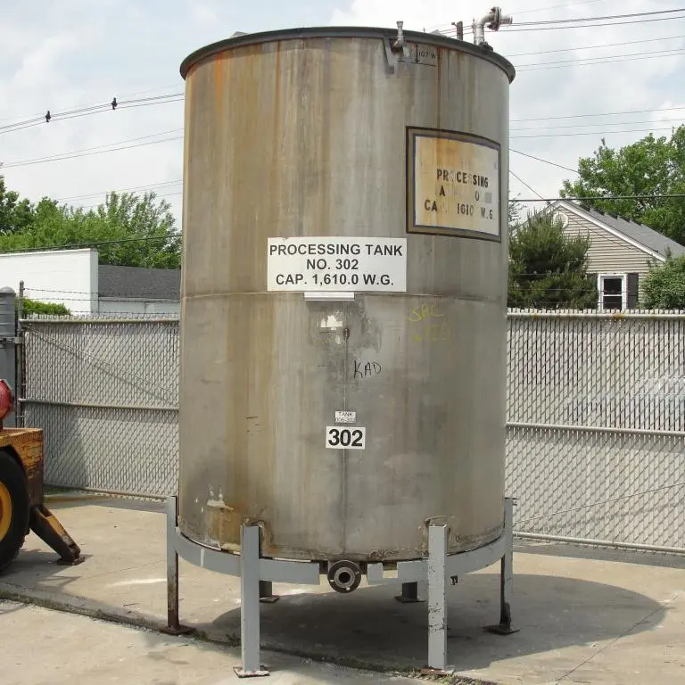 SPC6725  Tank 1610 gallon vertical tank, 304 SS, slope