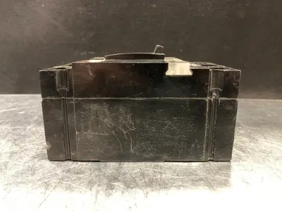 15 Amp, 3 Pole Circuit Breaker