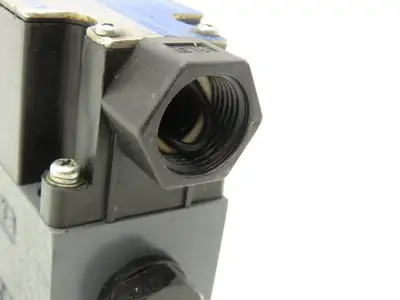Tokyo Tokimec DG4V-3-2AL-M-P7-H-7-54 Directional Control Solenoid Valve 24VDC
