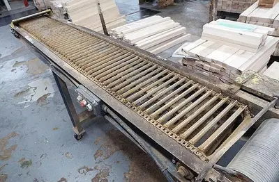 USED L&L CONVEYORIZED GLUE-SPREADER