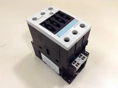 USED SIEMENS 3RT1 034-3A.0