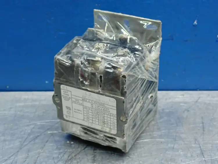 Used ARROW HART ACC330U10 PLC Contactors Ohio US | HGR 24 #884227