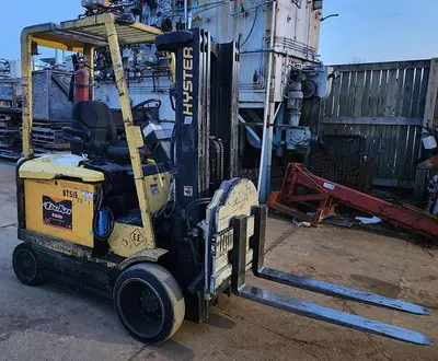 USED 1995 HYSTER E50XM2-33