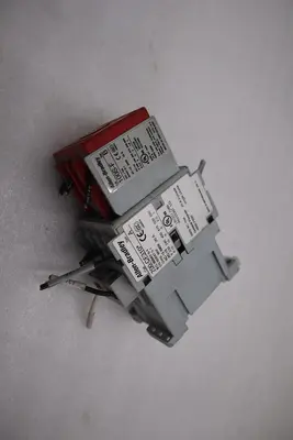 Allen-Bradley 700S-CF620DC/  700-CF310* 100S-F Safety Control Relay #K-1227A 10611320337409