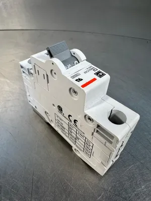 Cutler Hammer C2 WMS1C02 Circuit Breaker 1 POLE 240V (4C-41)