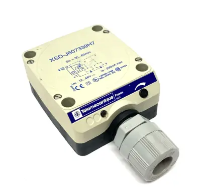 Used Telemecanique Inductive Proximity Sensor 60mm Sn 80x80x40 Proximity Sensors Michigan US | Maverick Industrial Sales #1398831