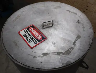 SPC8689  Tank 350 gallon vertical tank, Stainless Steel, flat