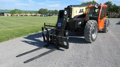 USED 2023 JLG 943