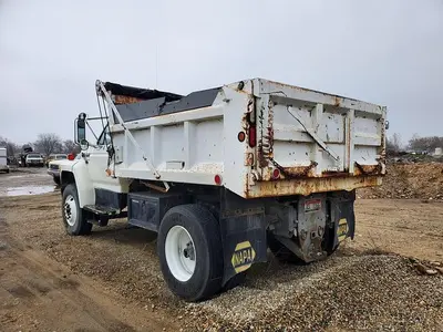 USED 1994 FORD F800