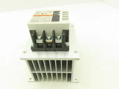 Fuji Electric SS502E-3Z-D3 Solid State Contactor Relay 240vac 3 Pole 50/60Hz .5A